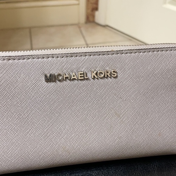 Michael Kors Wallet - Picture 7 of 7